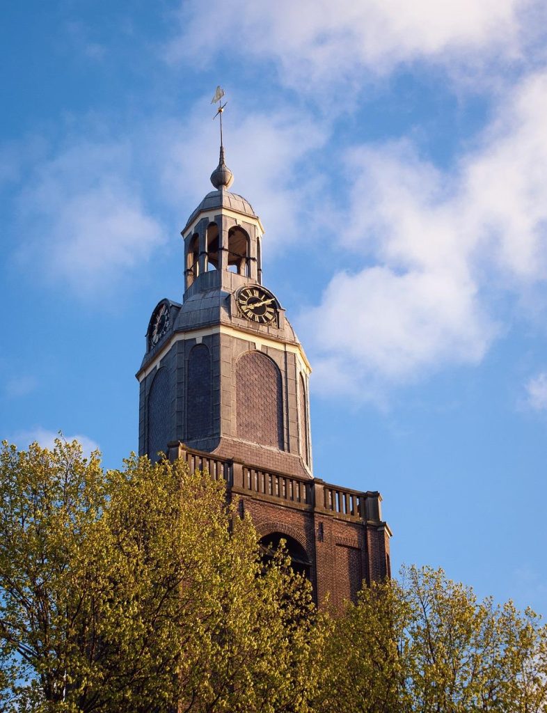 Vlaardingen Nieuwsflits visuele representatie van lokaal nieuws en gemeenschapsinformatie over ontwikkelingen in de stad Vlaa