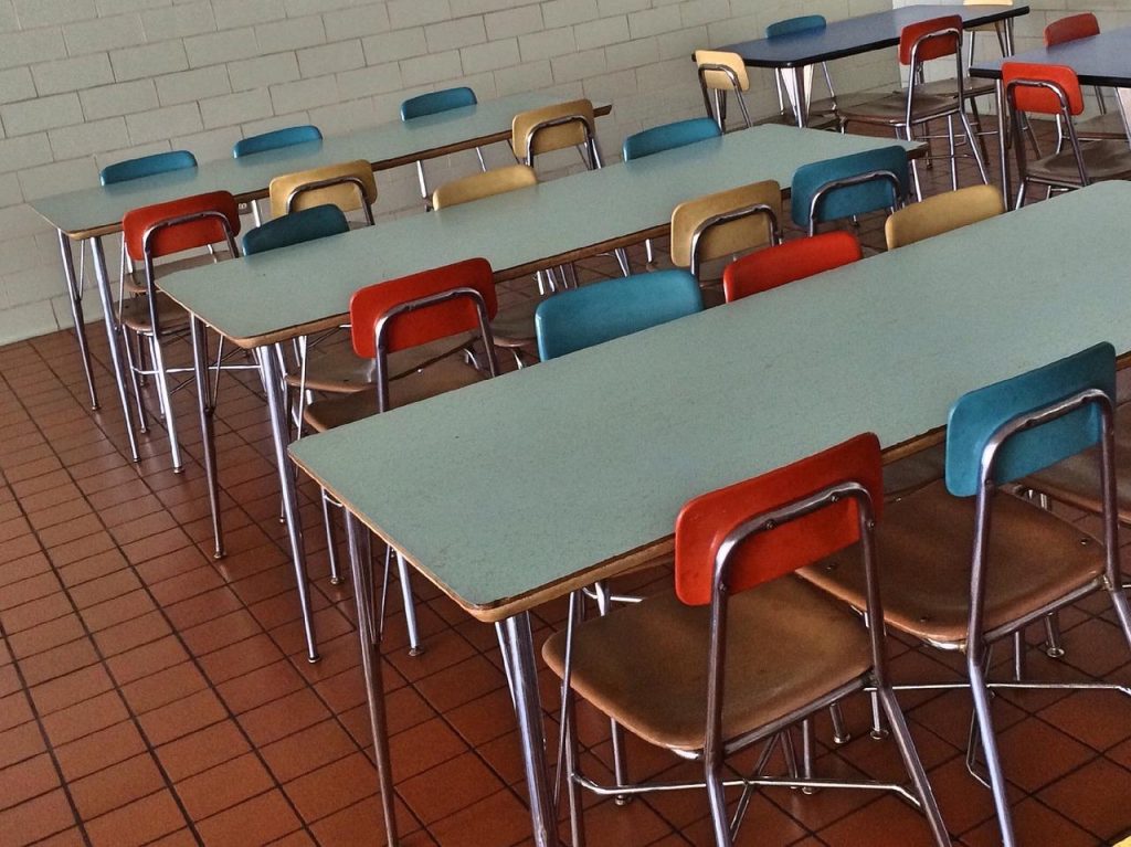 Cafetaria in Berkel en Rodenrijs - gezellige eetgelegenheid met verse frieten en Nederlandse snacks
