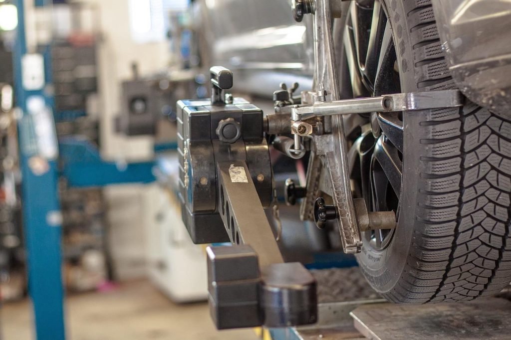 Illustratie van auto reparatie in Zeist met monteur die voertuigonderhoud uitvoert