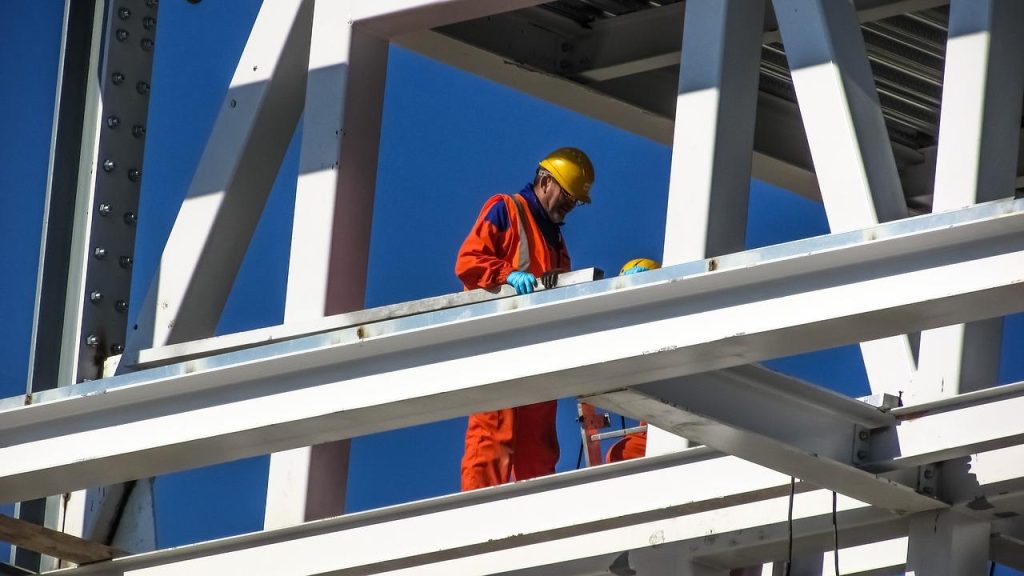 Bouwbedrijven transformeren Den Helder met stedelijke ontwikkelingprojecten die infrastructuur en huisvesting verbeteren